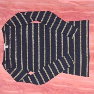 ✨️ Banana Republic lightweight black and gold sweater. Size medium.